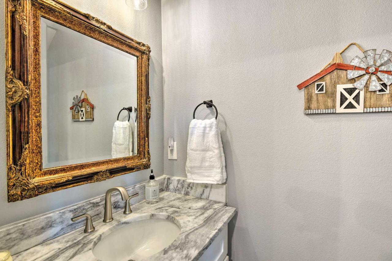 Granbury Home With Hot Tub And Furnished Patio! Bagian luar foto