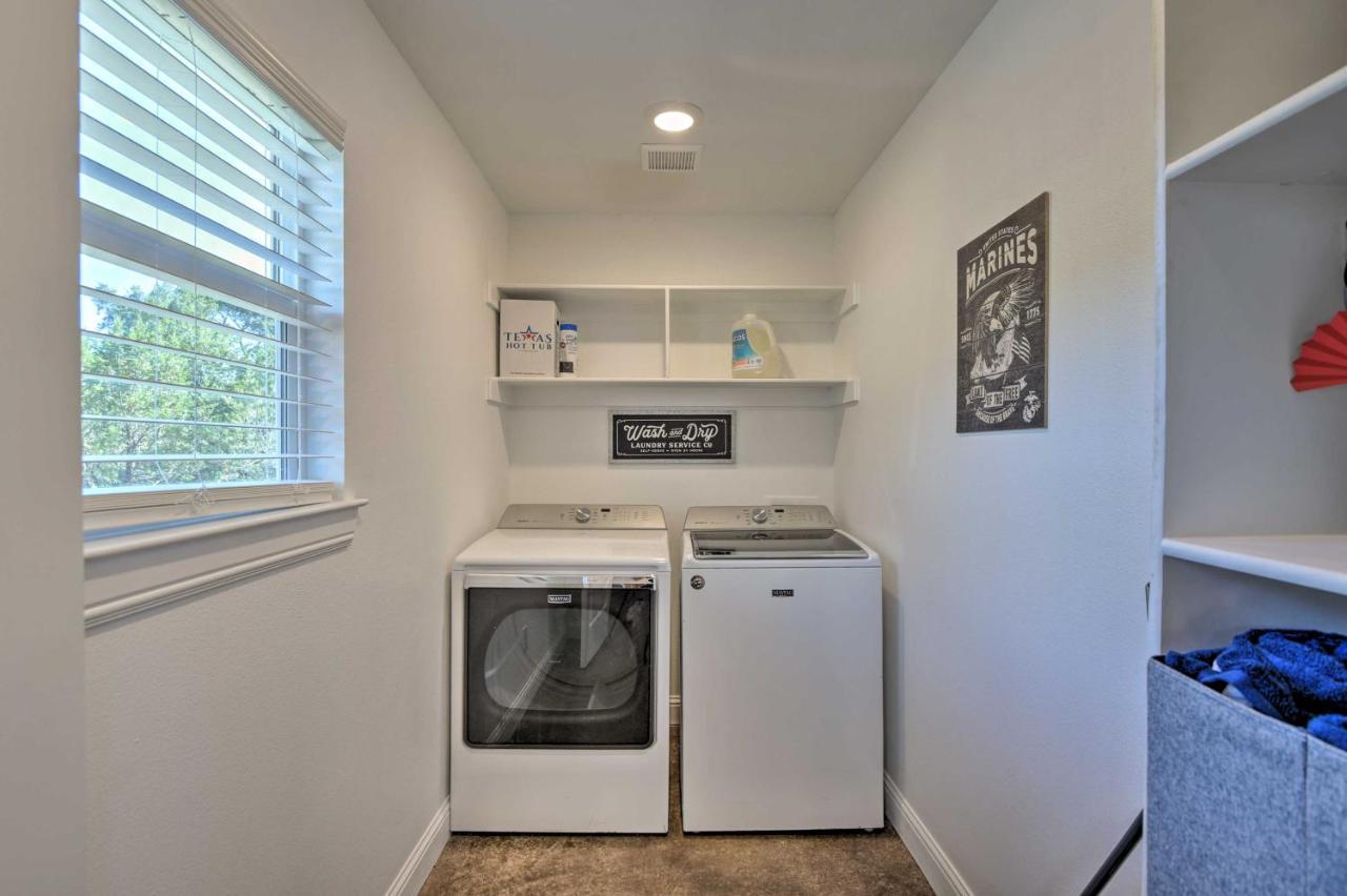 Granbury Home With Hot Tub And Furnished Patio! Bagian luar foto