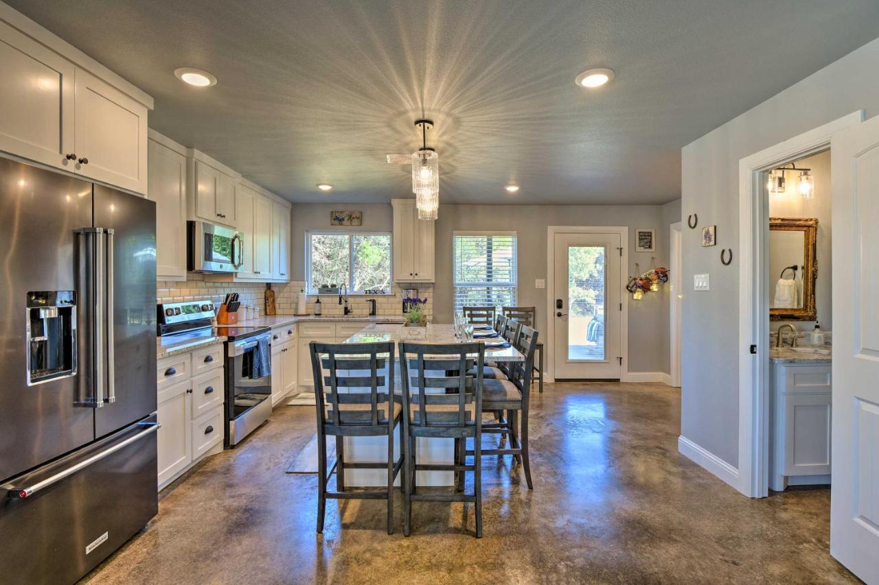 Granbury Home With Hot Tub And Furnished Patio! Bagian luar foto